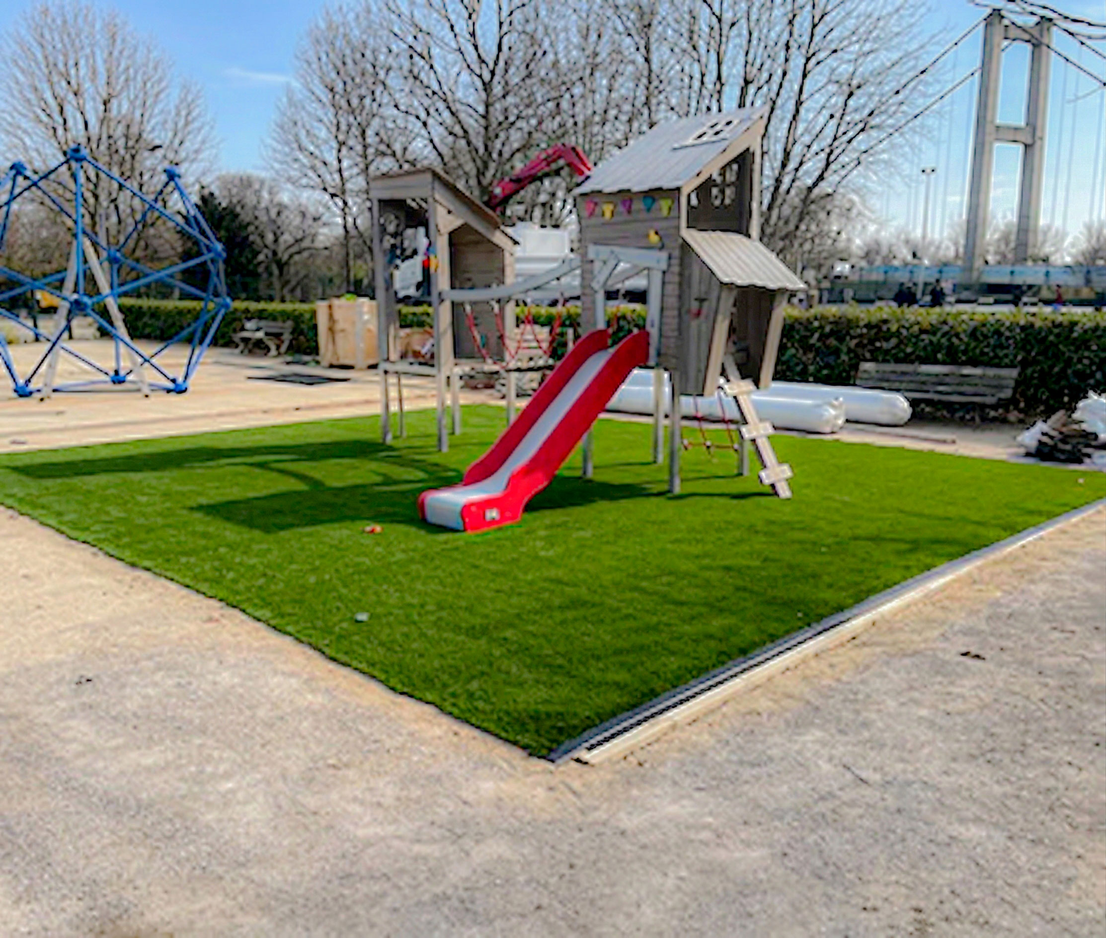 Installation d’une aire de jeux - Vernaison